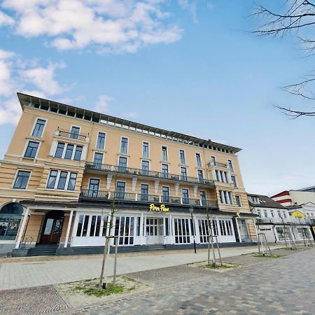 Berringer, Seestern, Direkt An Der Promenade Rostock Exterior photo